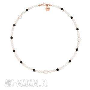 naszyjnik z różowego złota z pereł naturalnych i onyksu