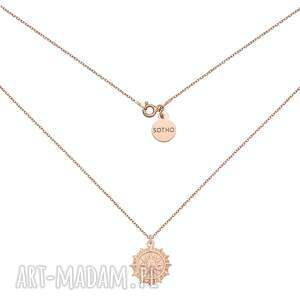 naszyjnik z różowego złota ze słońcem