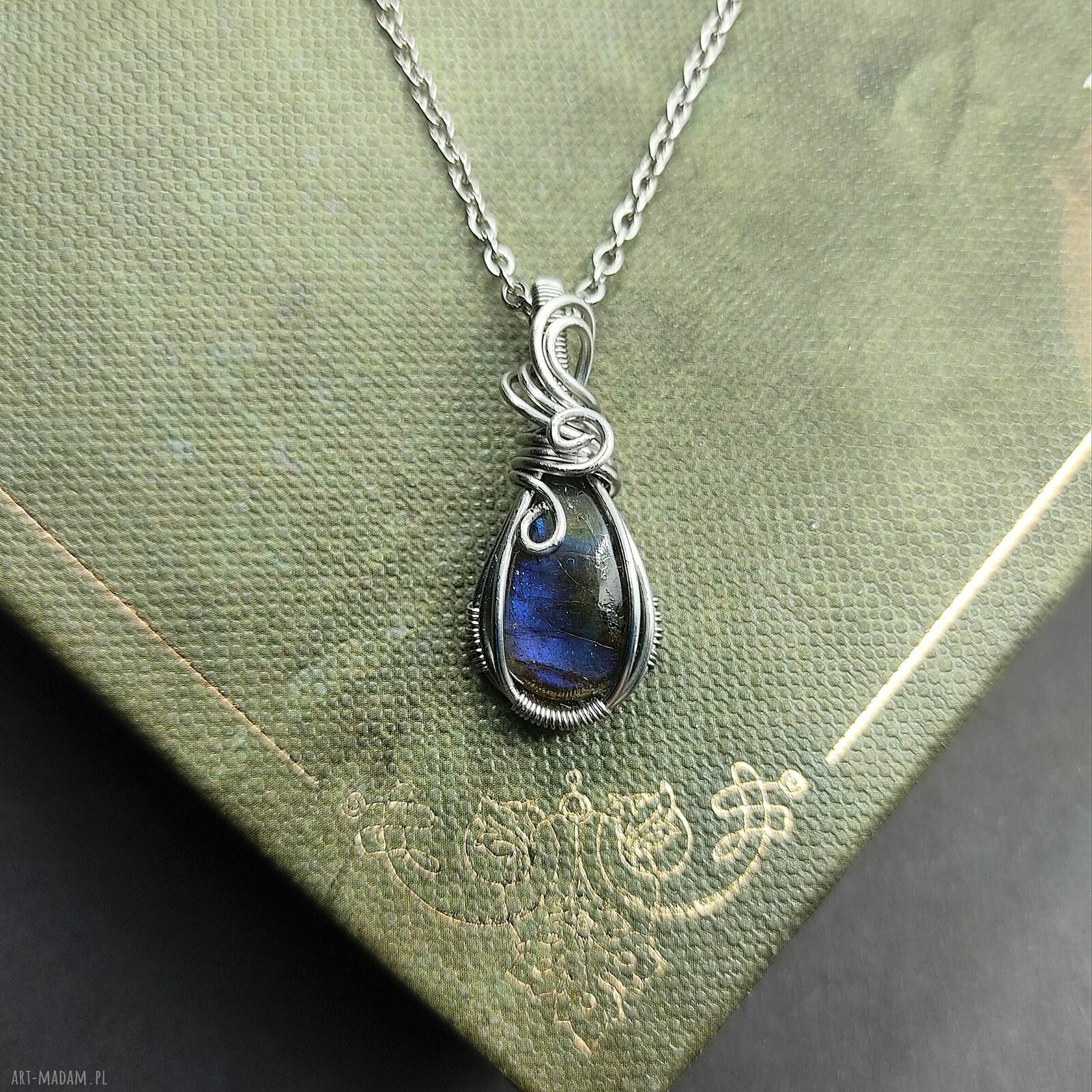 Naszyjnik z niebieskim labradorytem - stal chirurgiczna, wire wrapping (wisiorek handmade)