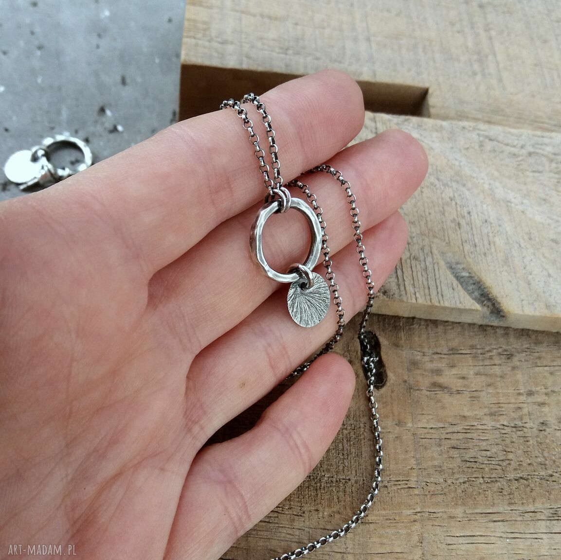 naszyjniki: Naszyjnik z zawieszką srebro 925 nowoczesny, codzienny. Ręcznie wykonane