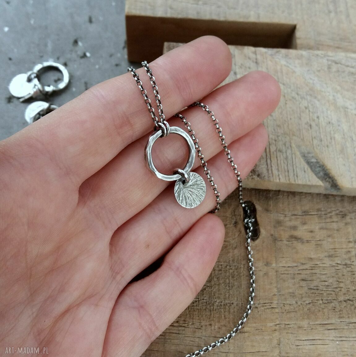 naszyjniki: Naszyjnik z zawieszką srebro 925 nowoczesny, codzienny. Ręcznie wykonane