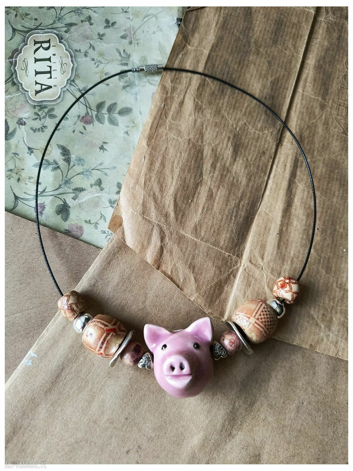 Naszyjnik ze świnką - ceramiczny prosiaczek handmade