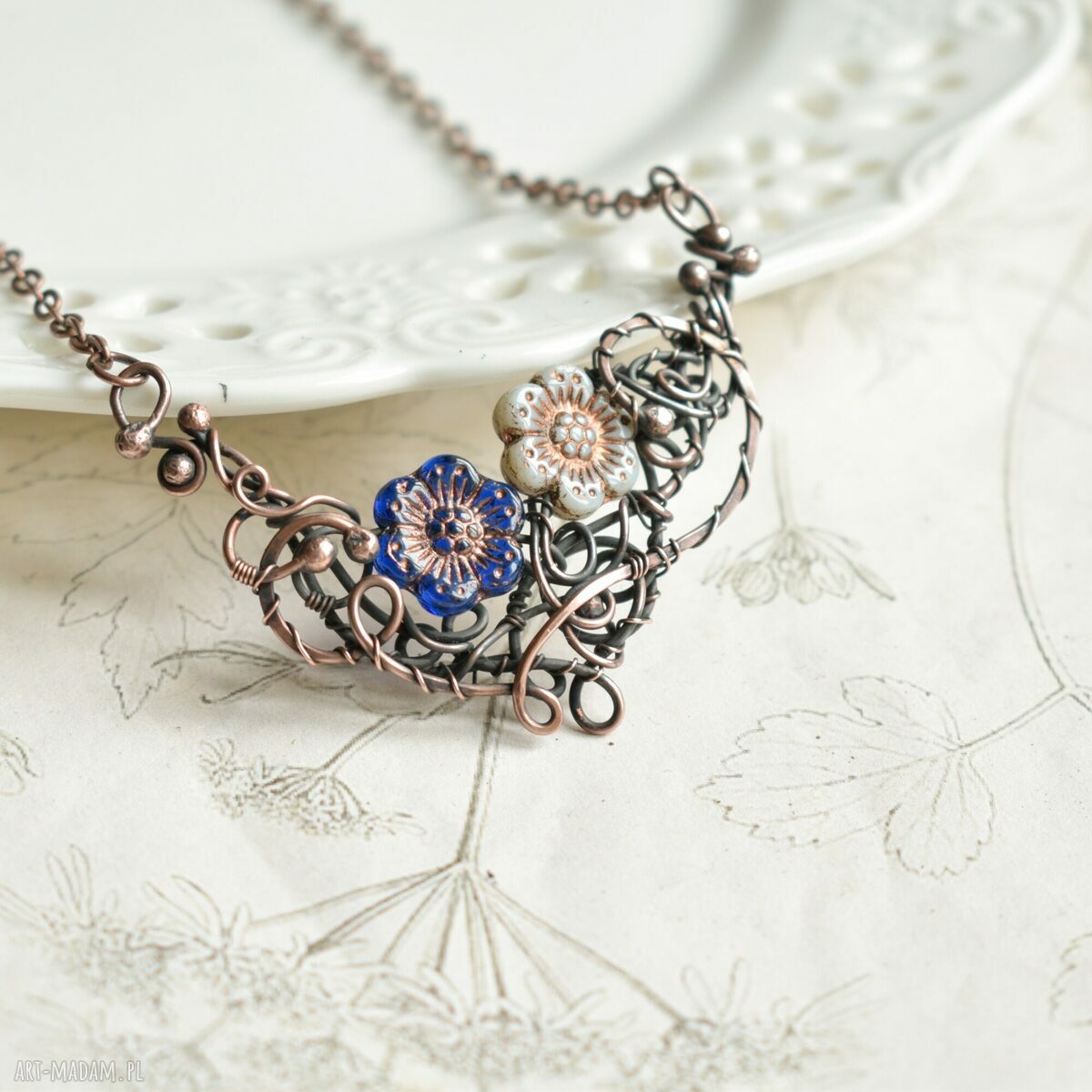 Anemonki - miedziany naszyjnik wire wrapping ze szklanymi kwiatkami