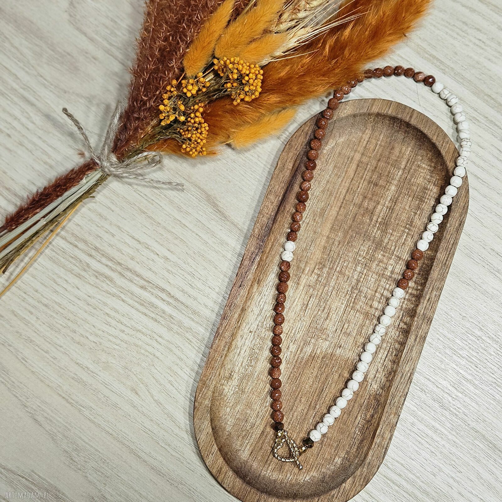 Naszyjnik choker z howlitu i kwiatu pustyni