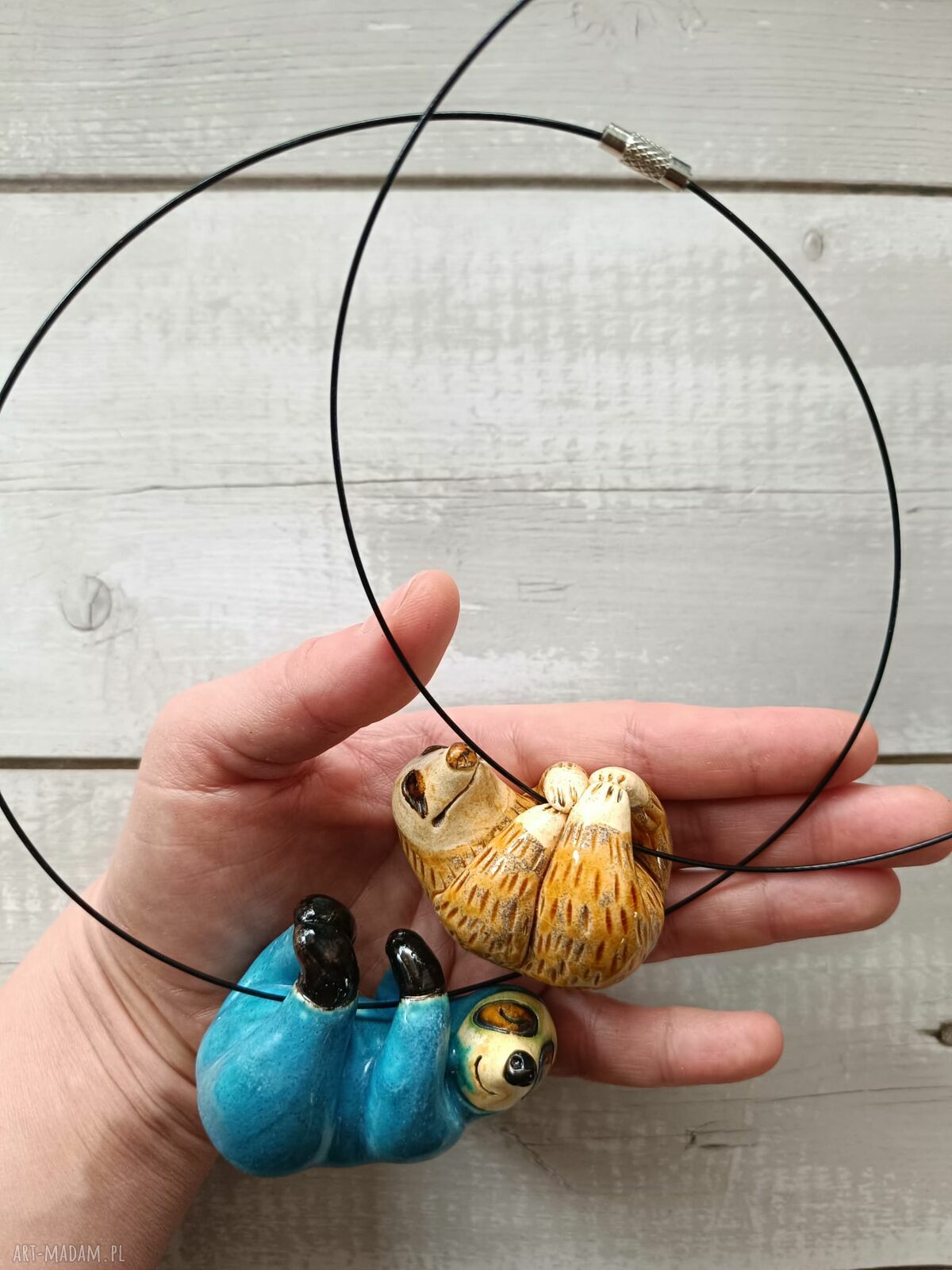 Naszyjnik z leniwcem - ręcznie robiona ceramika handmade