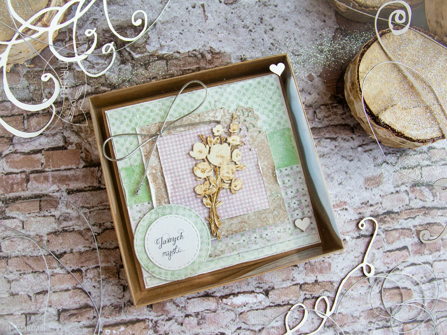 kartki: Naturalna kartka w pudełeczku z efektem szklanej szybki. Zielnik Mrufru