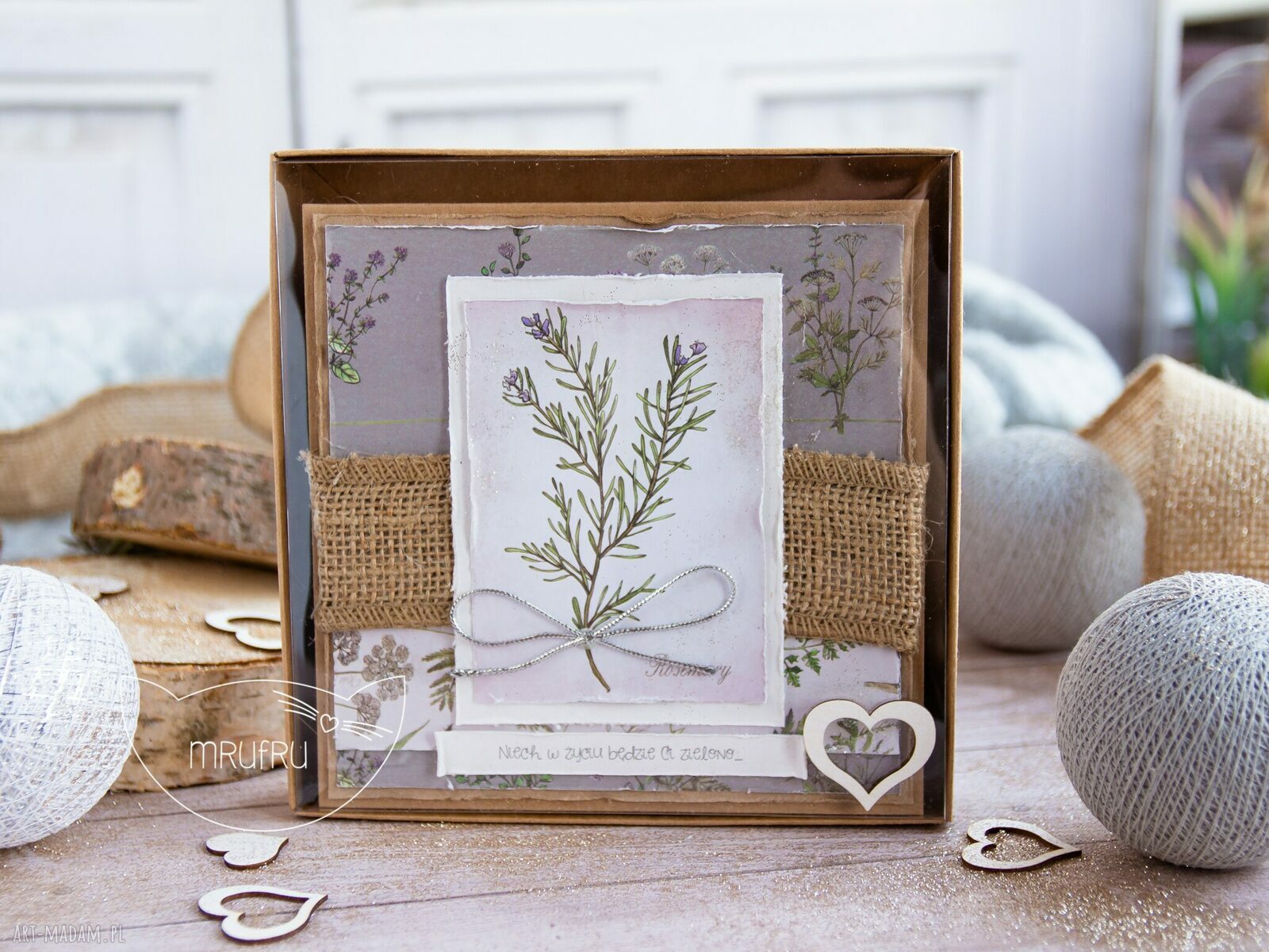 kartki: Naturalna kartka z zielnika mrufru, na każdą okazję. Pudełeczko z efektem