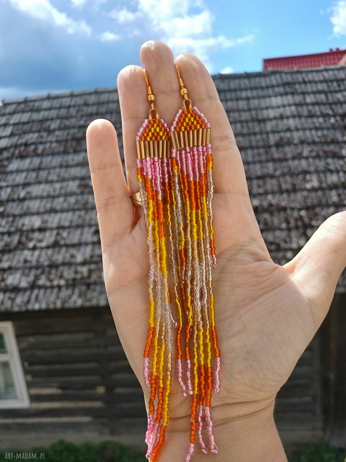 Neonowe, długie kolczyki z koralików - boho z neonowym blaskiem