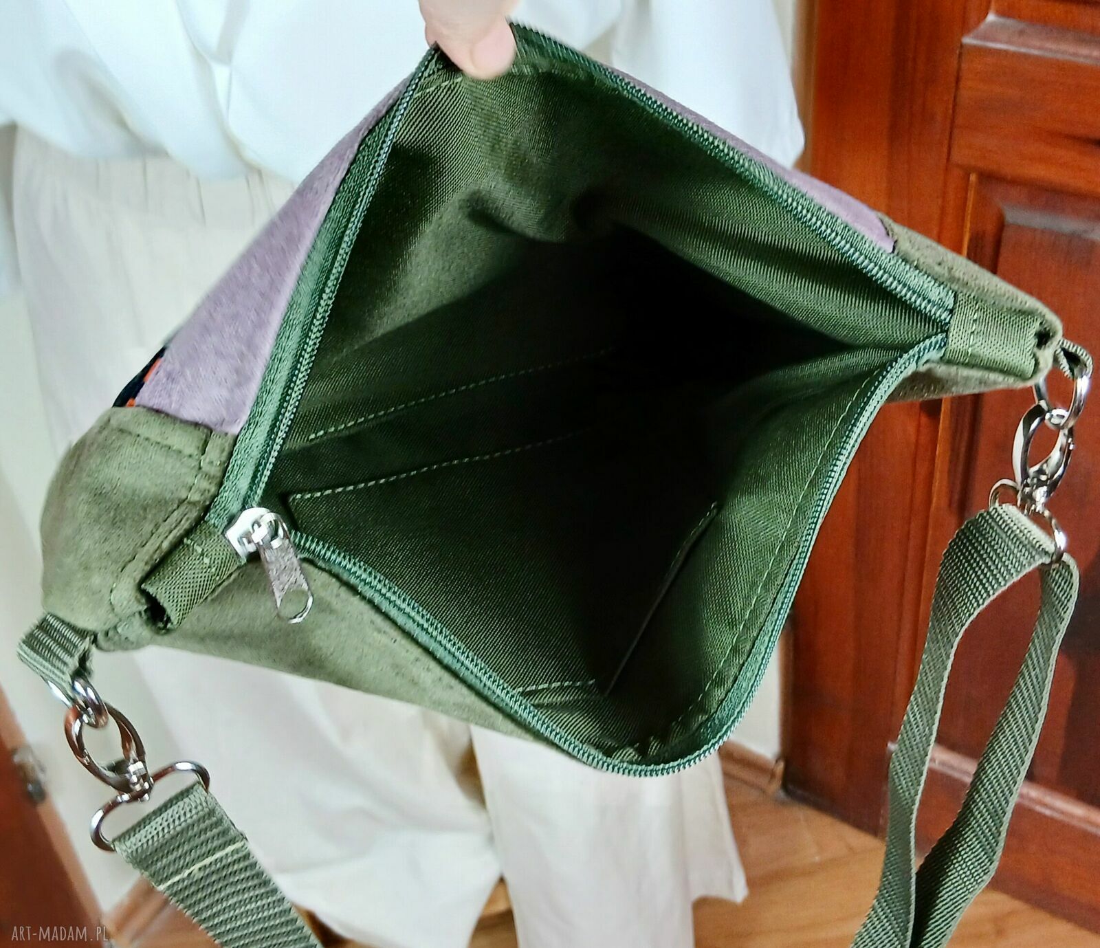 Nerka biodrówka z weluru w kolorze lasu