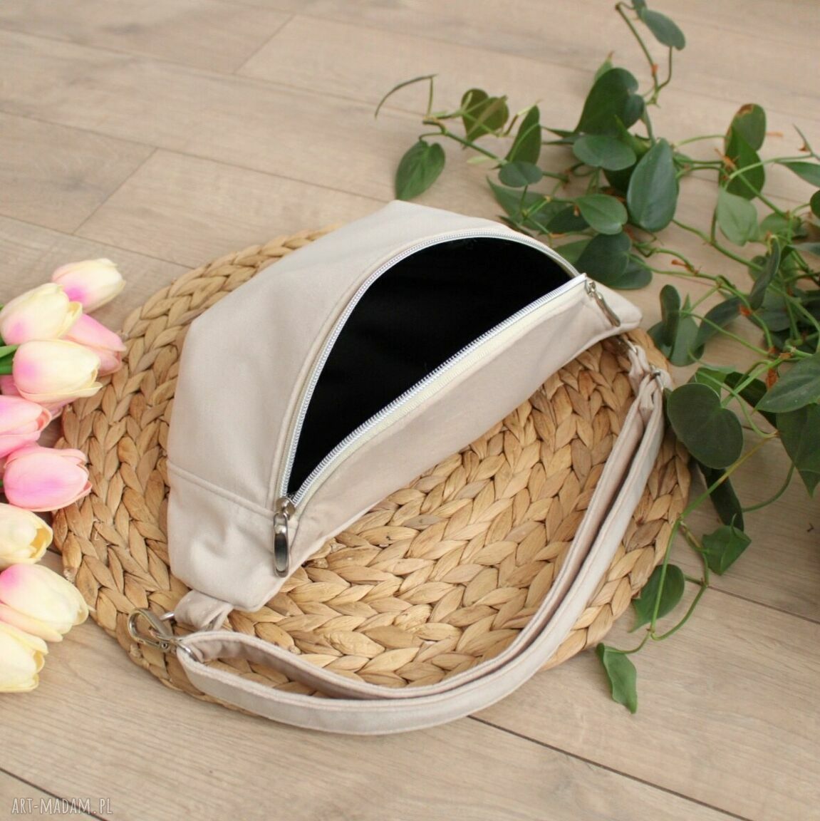 nerki: Nerka damska z kremowego weluru ręcznie robione