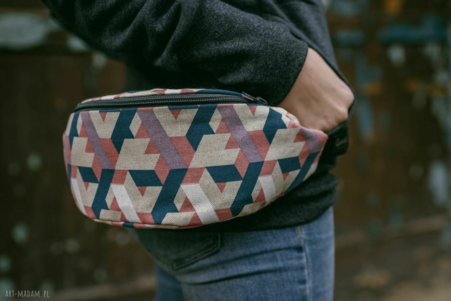 Etno szaro-różowa nerka handmade dla kobiet - boho saszetka z regulowanym paskiem