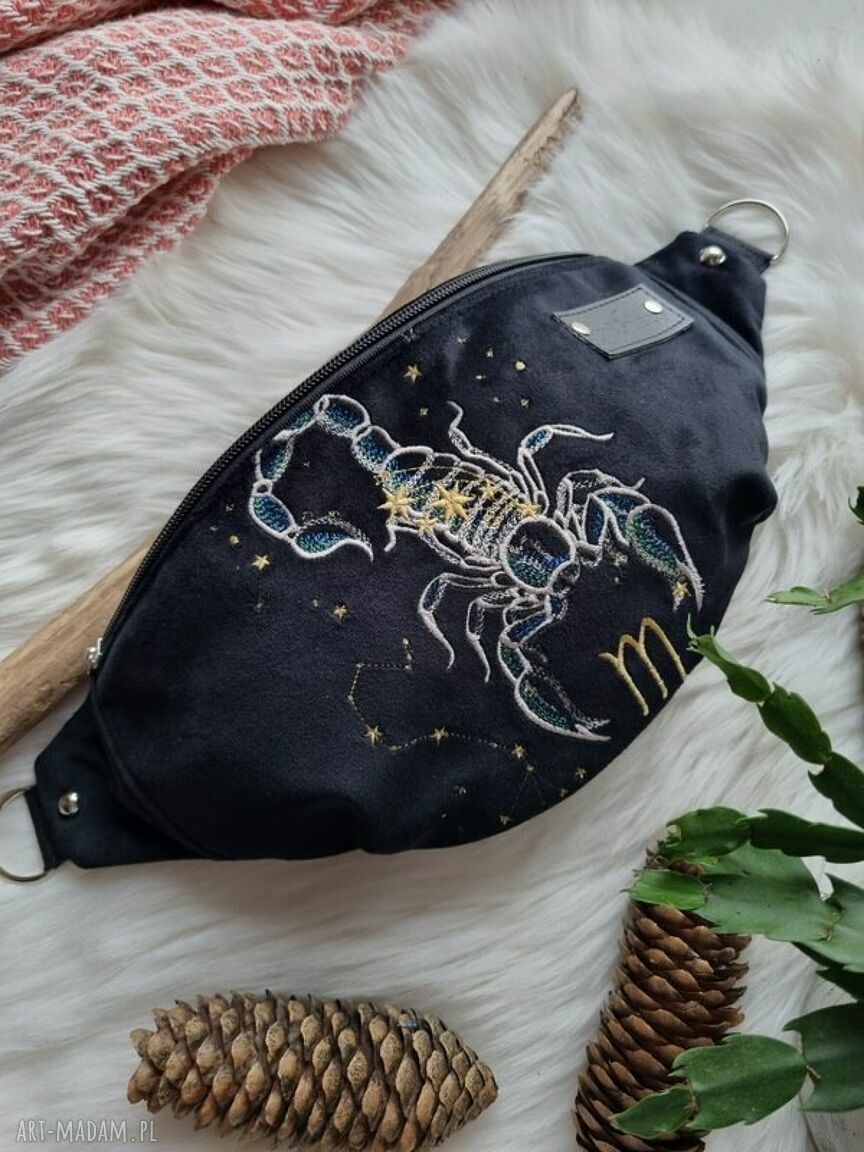 Pojemna nerka haftowana - Skorpion i znaki zodiaku