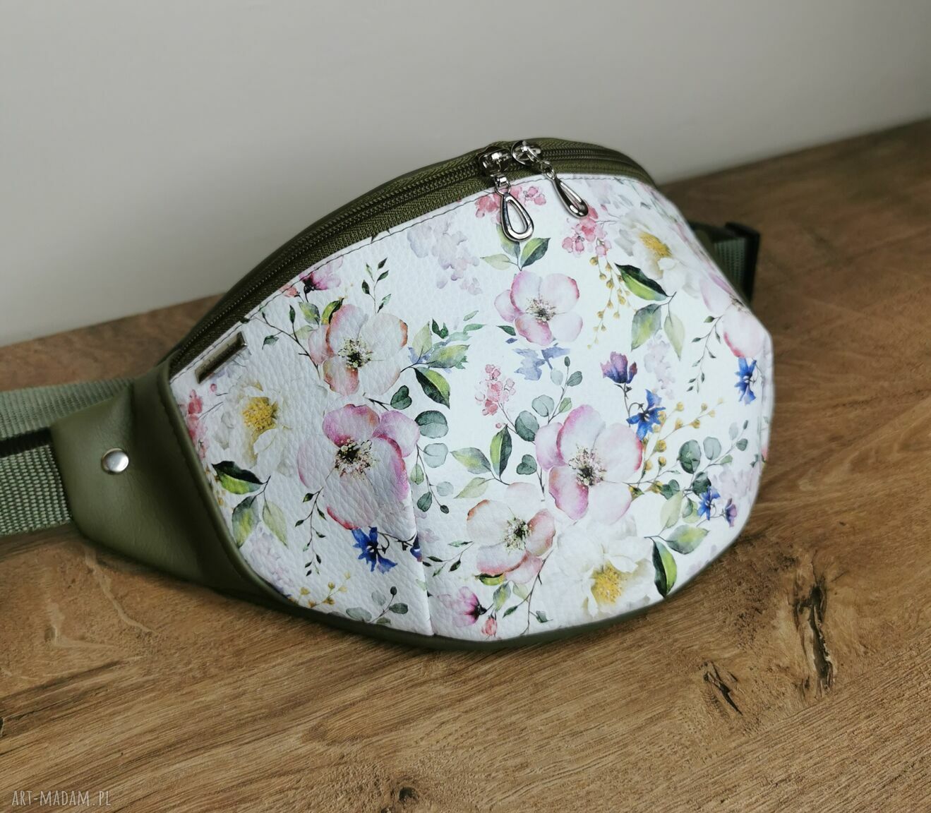 Nerka saszetka z ekoskóry L w kwiaty - handmade na co dzień