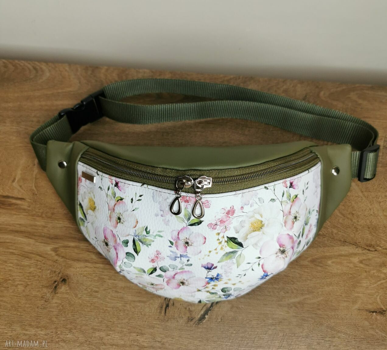 Nerka saszetka z ekoskóry L w kwiaty - handmade na co dzień