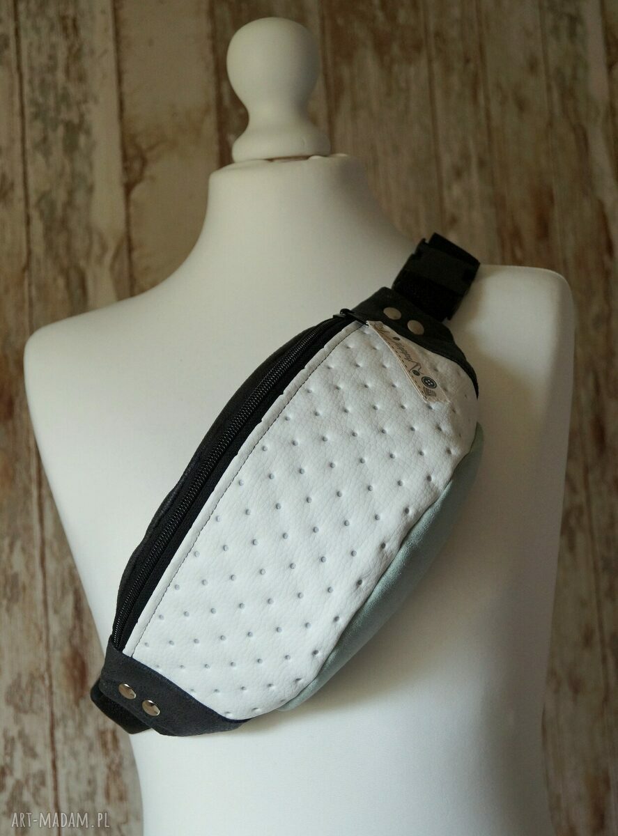 Nerka - saszetka na biodro handmade, pikowana z białej ekoskóry i ekozamszu