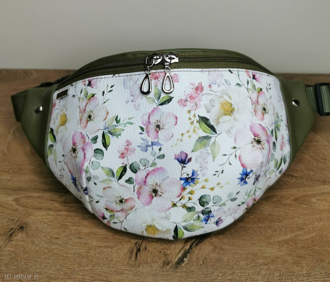 Nerka saszetka z ekoskóry L w kwiaty - handmade na co dzień