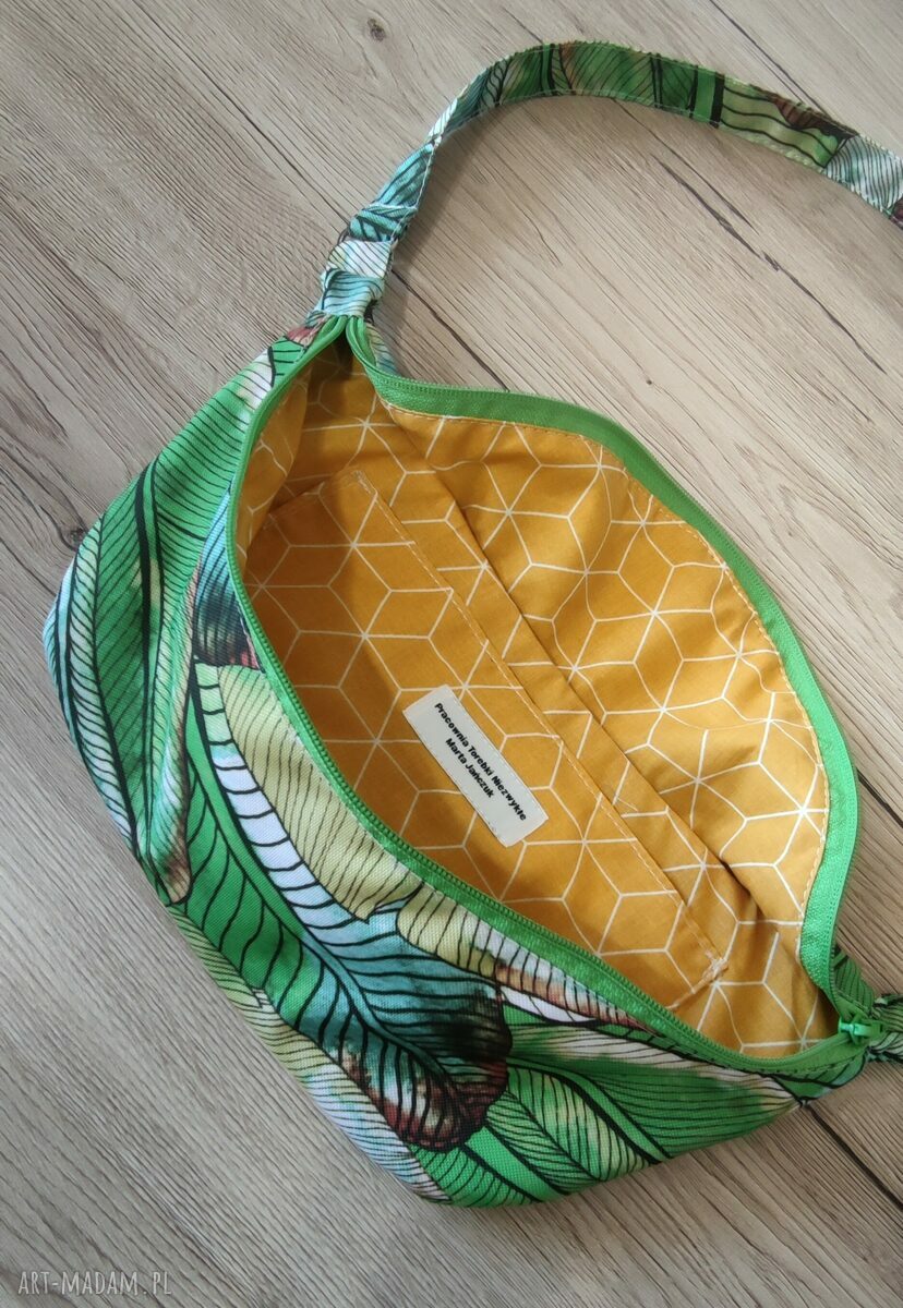 Nerka XL z liśćmi bananowca - wodoodporna saszetka na co dzień