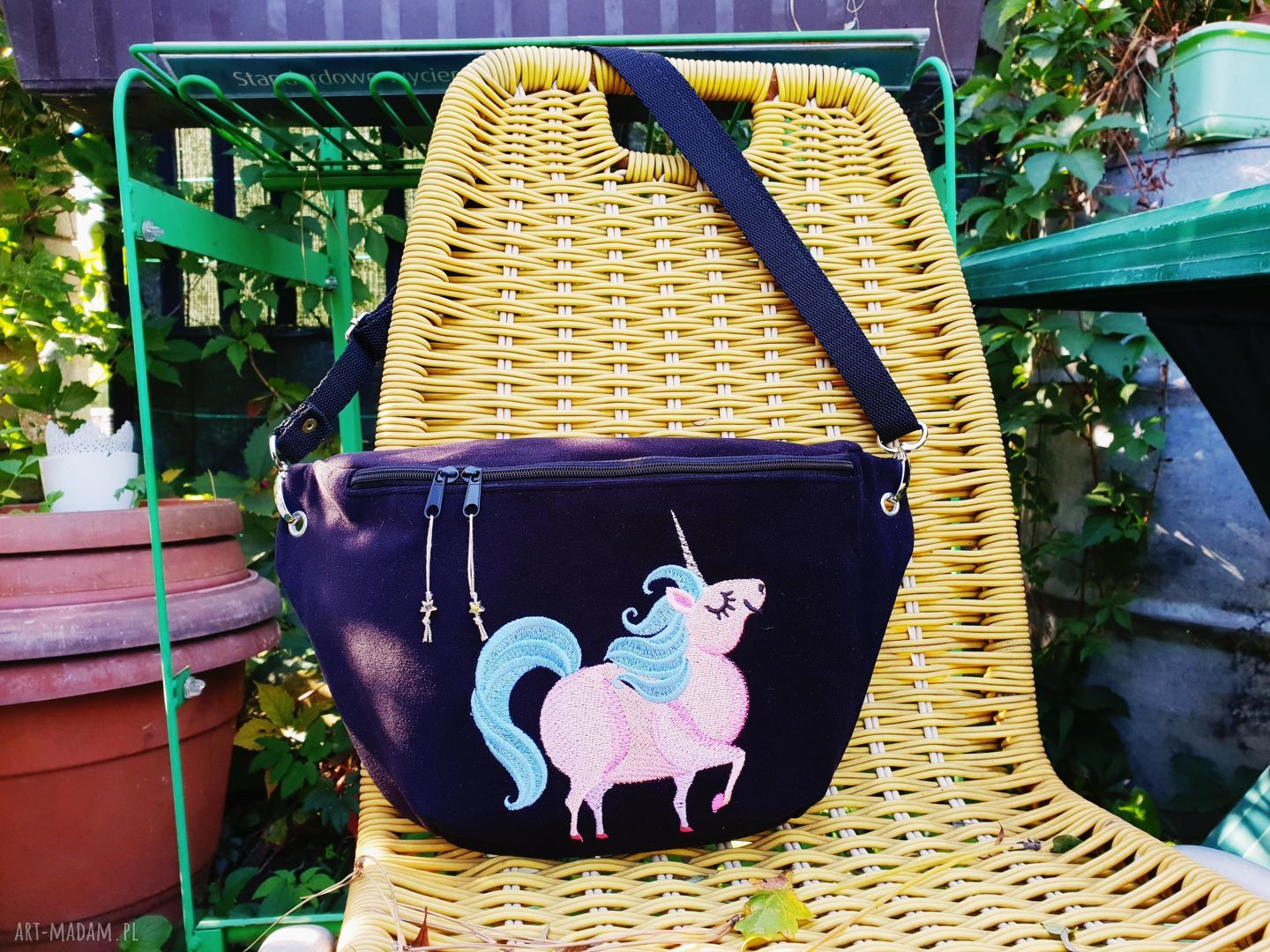 Nerka XXL chubby unicorn handmade czarna z jednorożcem i regulowanym paskiem