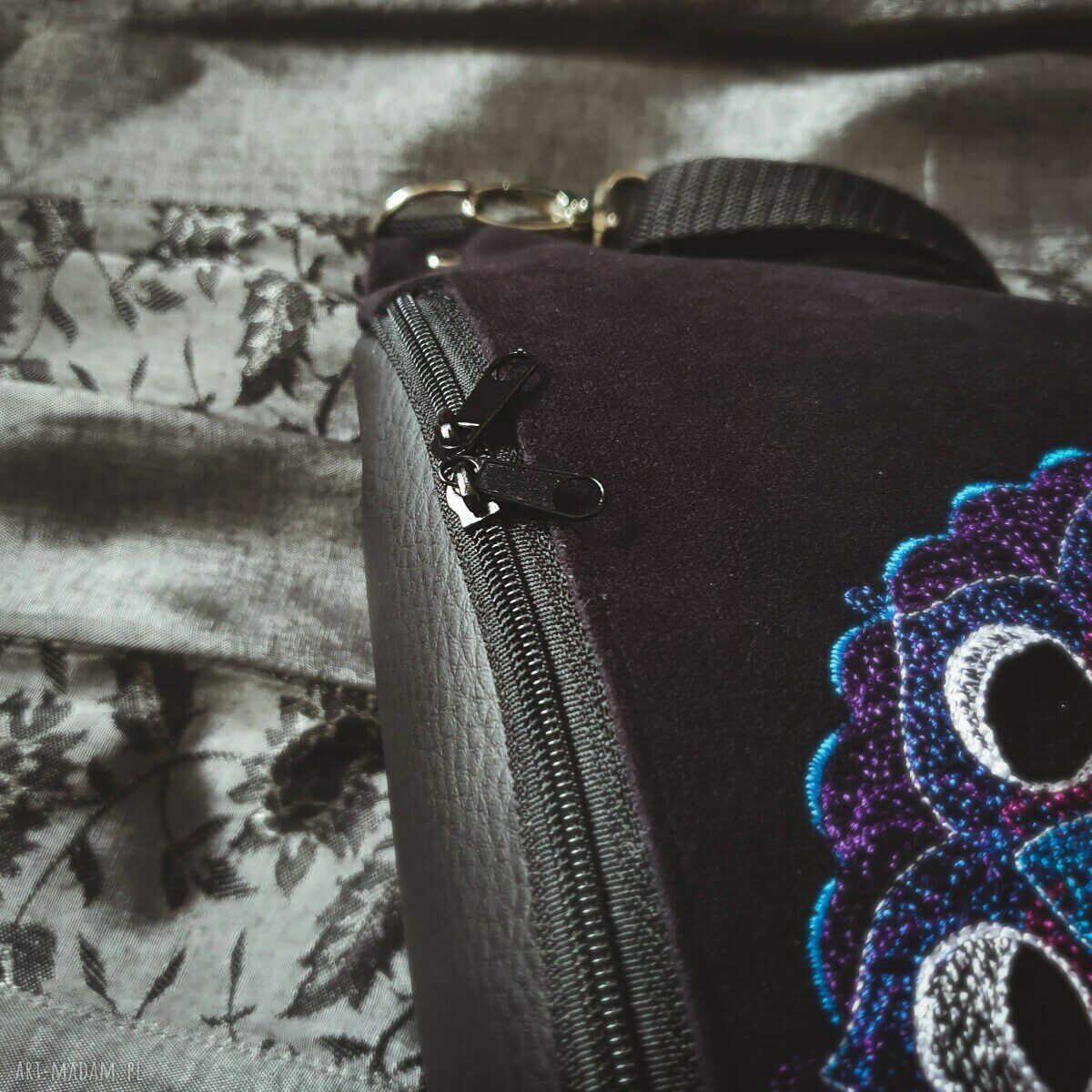 Nerka XXL mandala fazy księżyca czarna haftowana