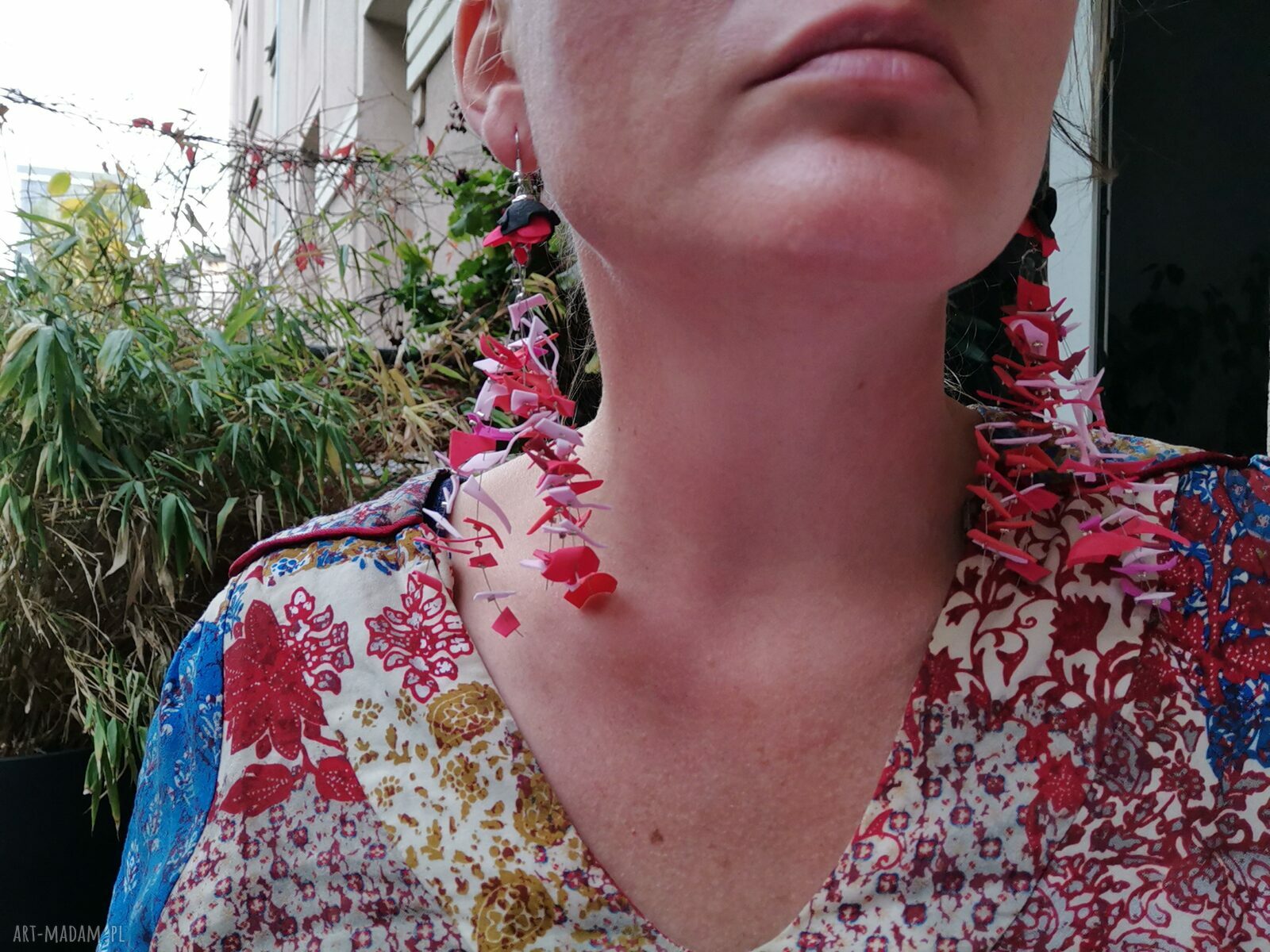 Kolczyki Frida - długie, lekkie i czerwone etno-kwiaty