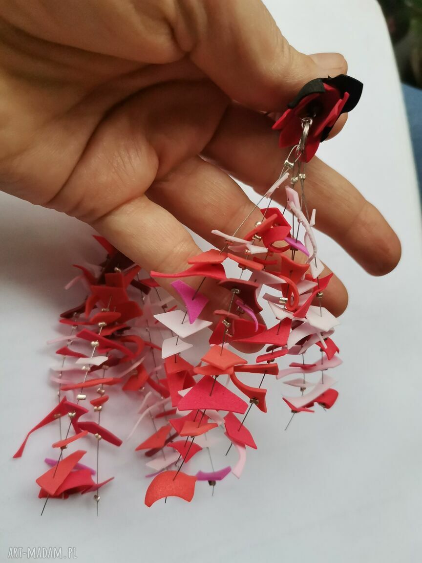 Kolczyki Frida - długie, lekkie i czerwone etno-kwiaty