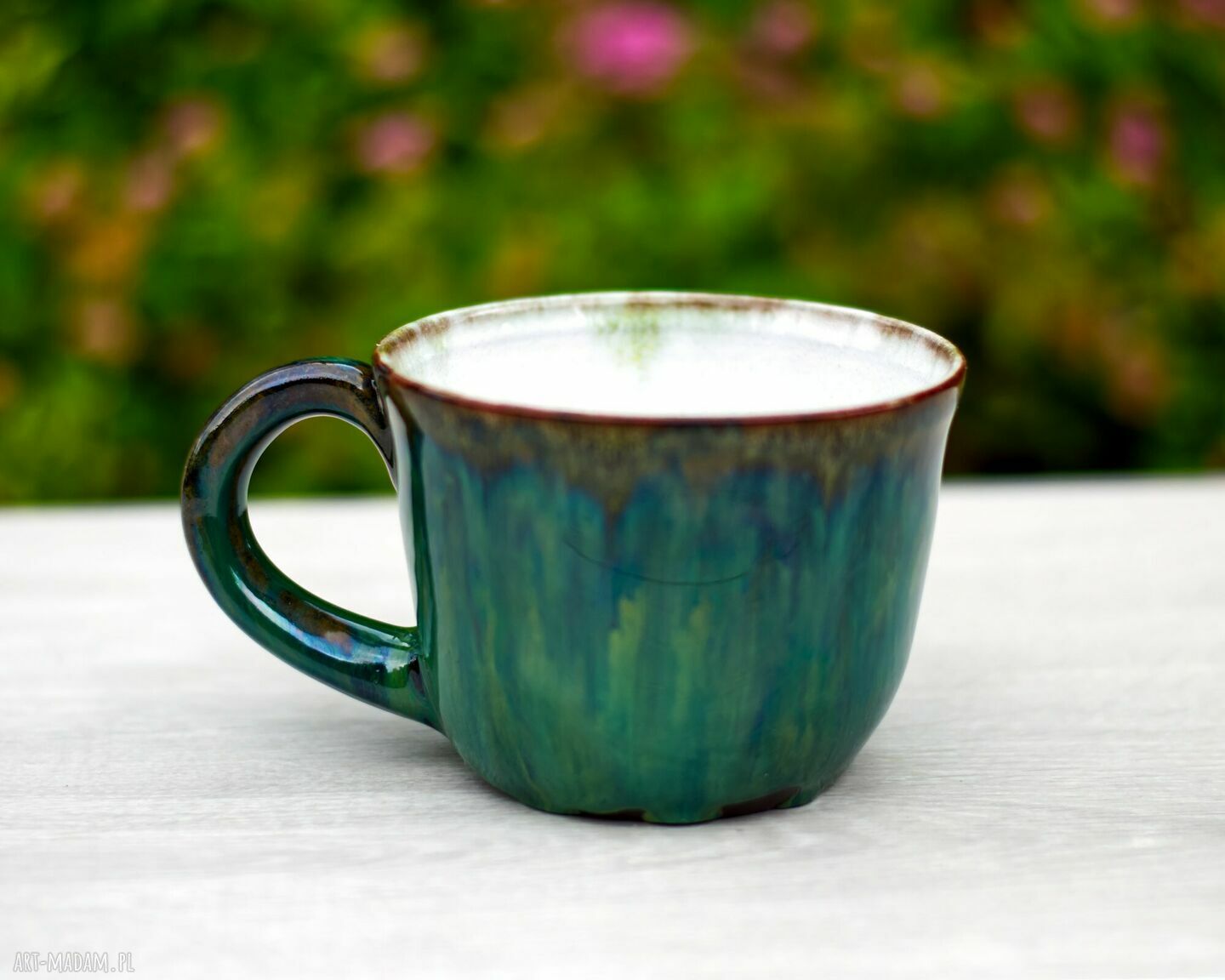 Niebanalny duży kubek ceramiczny szmaragdowo-zielony - 420 ml