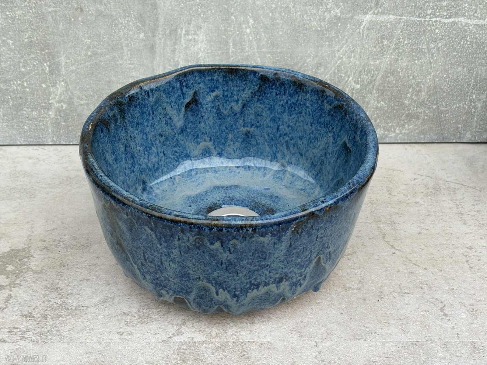 Niebieska ceramiczna umywalka nablatowa w stylu Boho - ręcznie szkliwiona misa