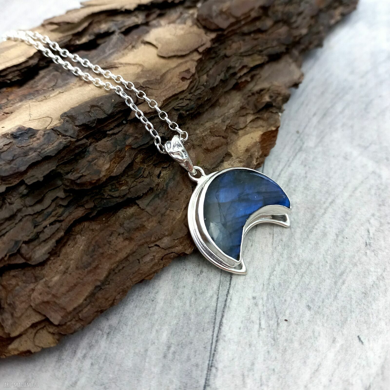 Niebieska lunula z labradorytem - srebrny naszyjnik handmade