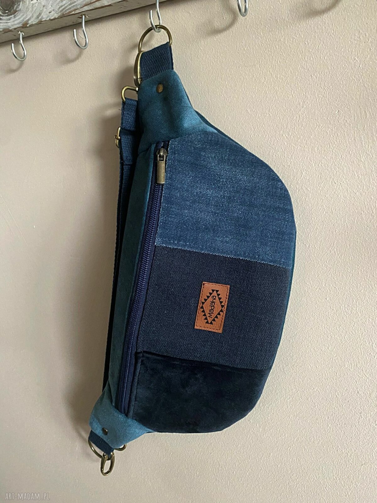 Niebieska nerka patchworkowa - saszetka damska handmade