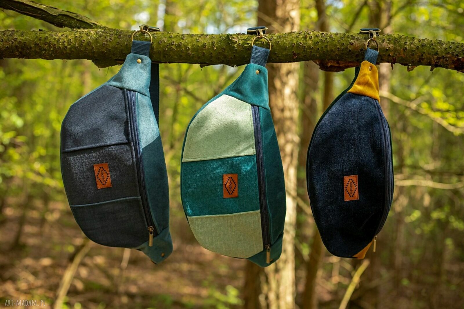 Niebieska nerka patchworkowa - saszetka damska handmade