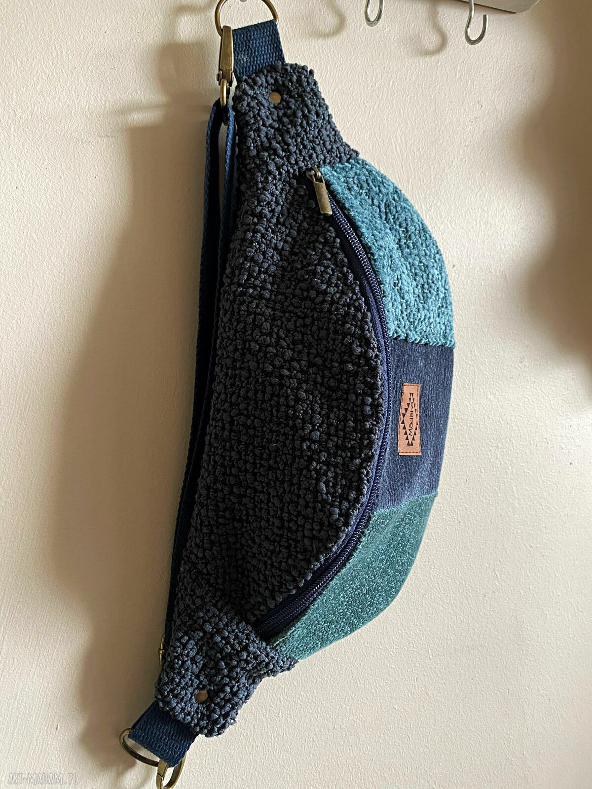 Niebieska nerka patchworkowa handmade - saszetka na biodra i przez ramię