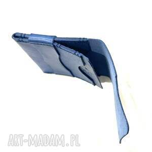 niebieski portfel skórzany na karty z klapką ręcznie uszyty