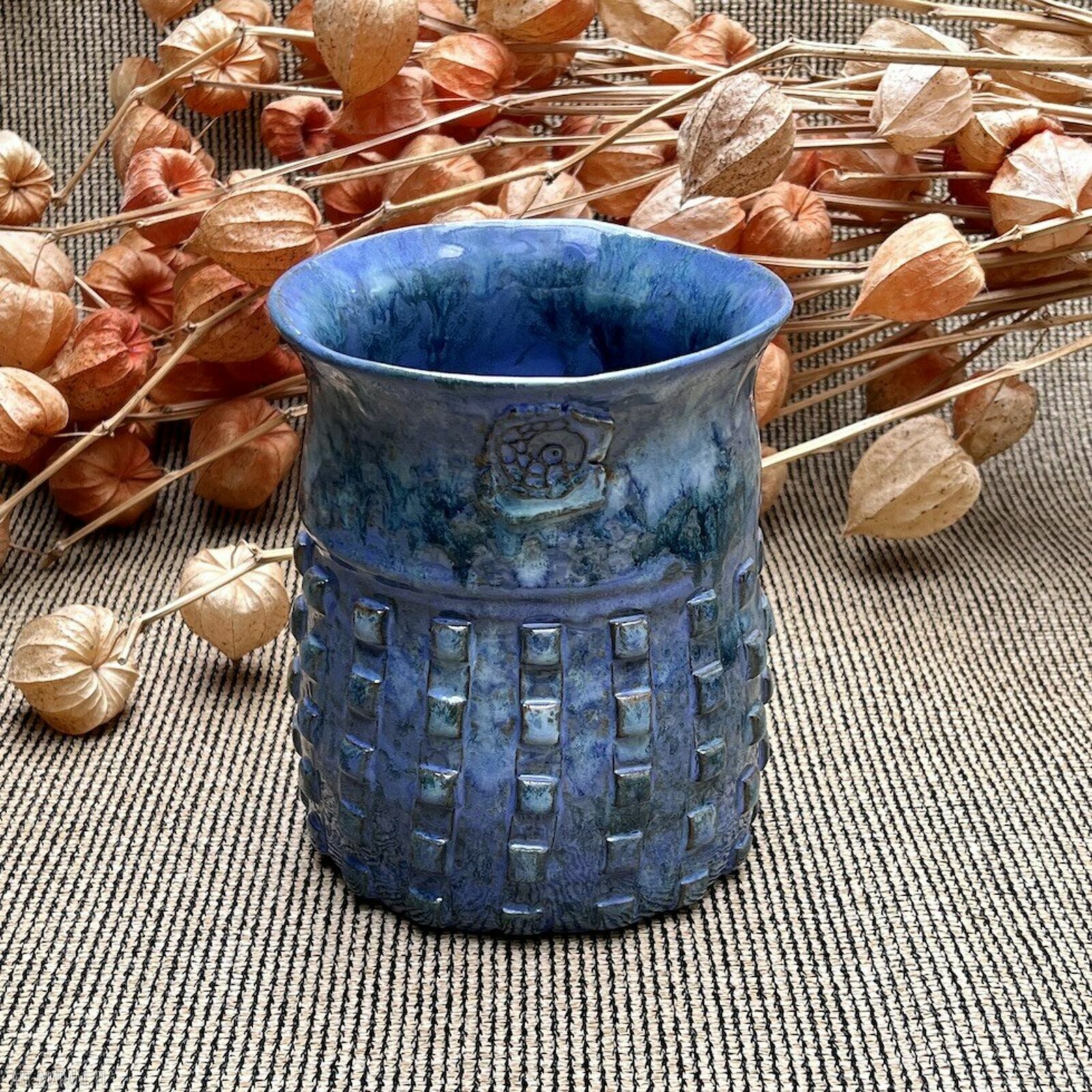 Niebieski wazon ceramiczny szafirowy z turkusowymi zaciekami ręcznie robiony