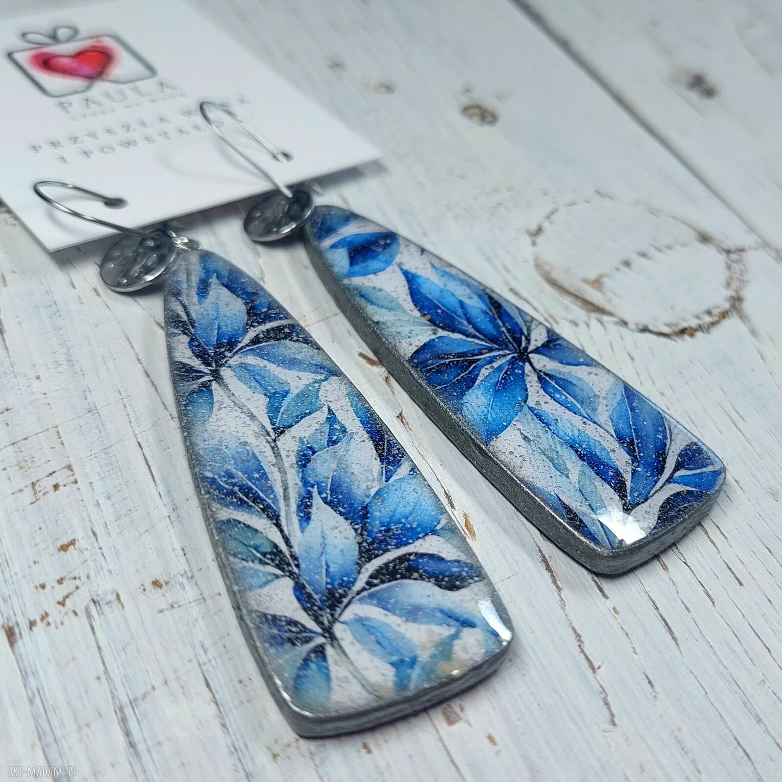 Niebieskie kolczyki decoupage z motywem kwiatowym