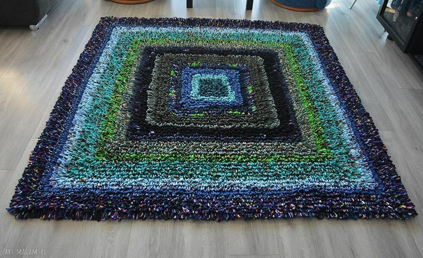 Niebiesko-zielony dywan 170x170 cm handmade z resztek do salonu