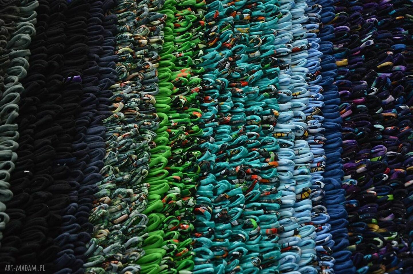 Niebiesko-zielony dywan 170x170 cm handmade z resztek do salonu
