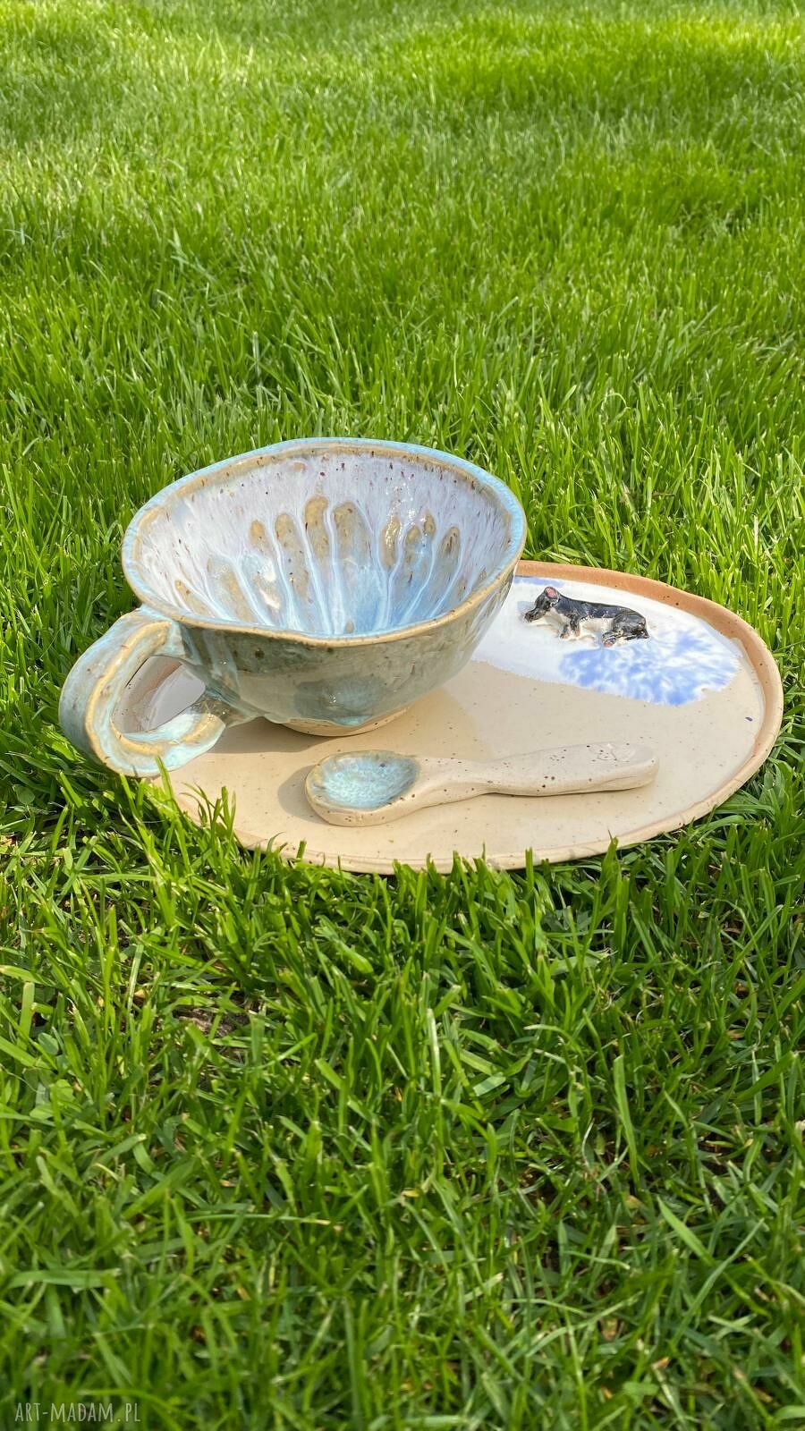 Niepowtarzalny ceramiczny zestaw do kawy i herbaty z pieskiem - filiżanka, talerzyk i łyżeczka
