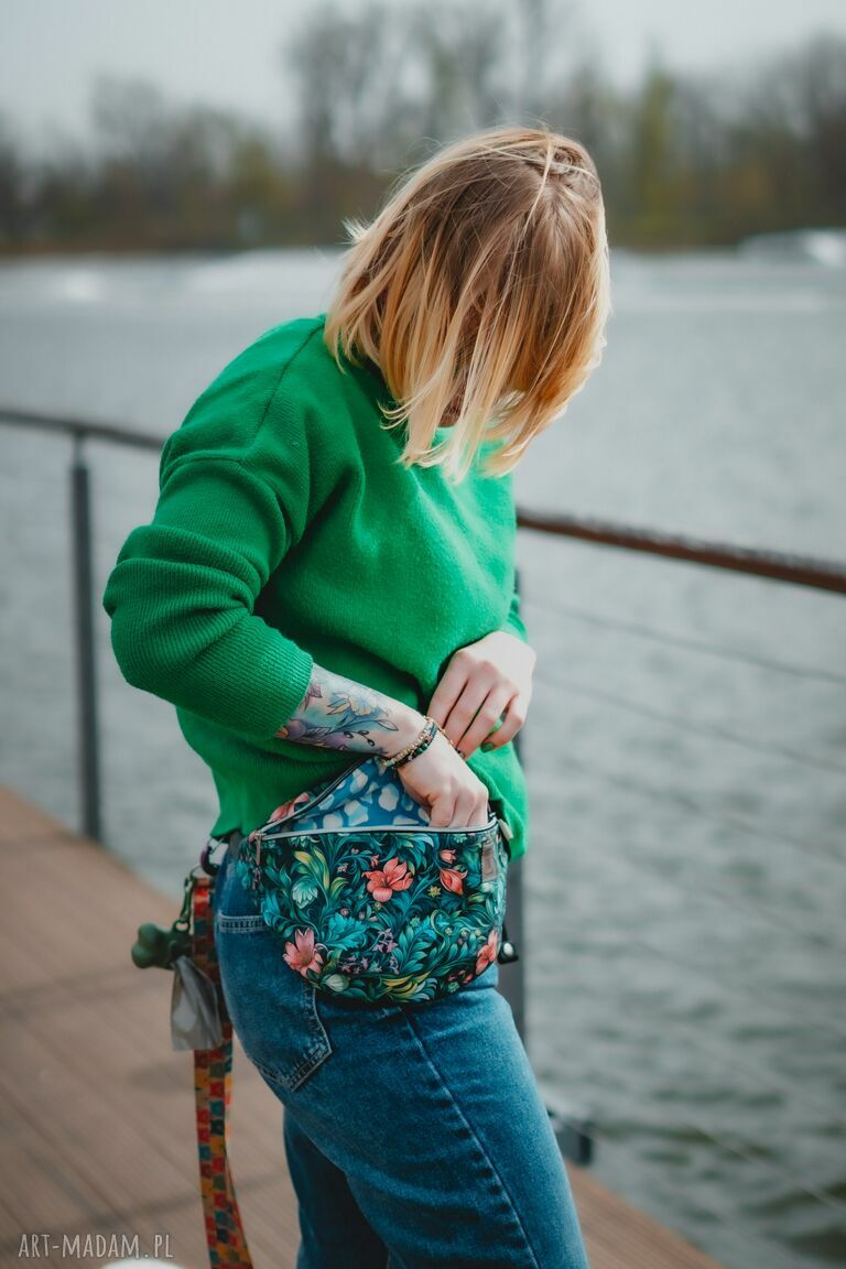 Nieprzemakalna nerka damska w kwiaty - Turkusowy Rozkwit