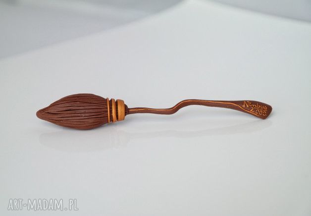 Nimbus 2000 - broszka Harry Potter (miotła) - handmade