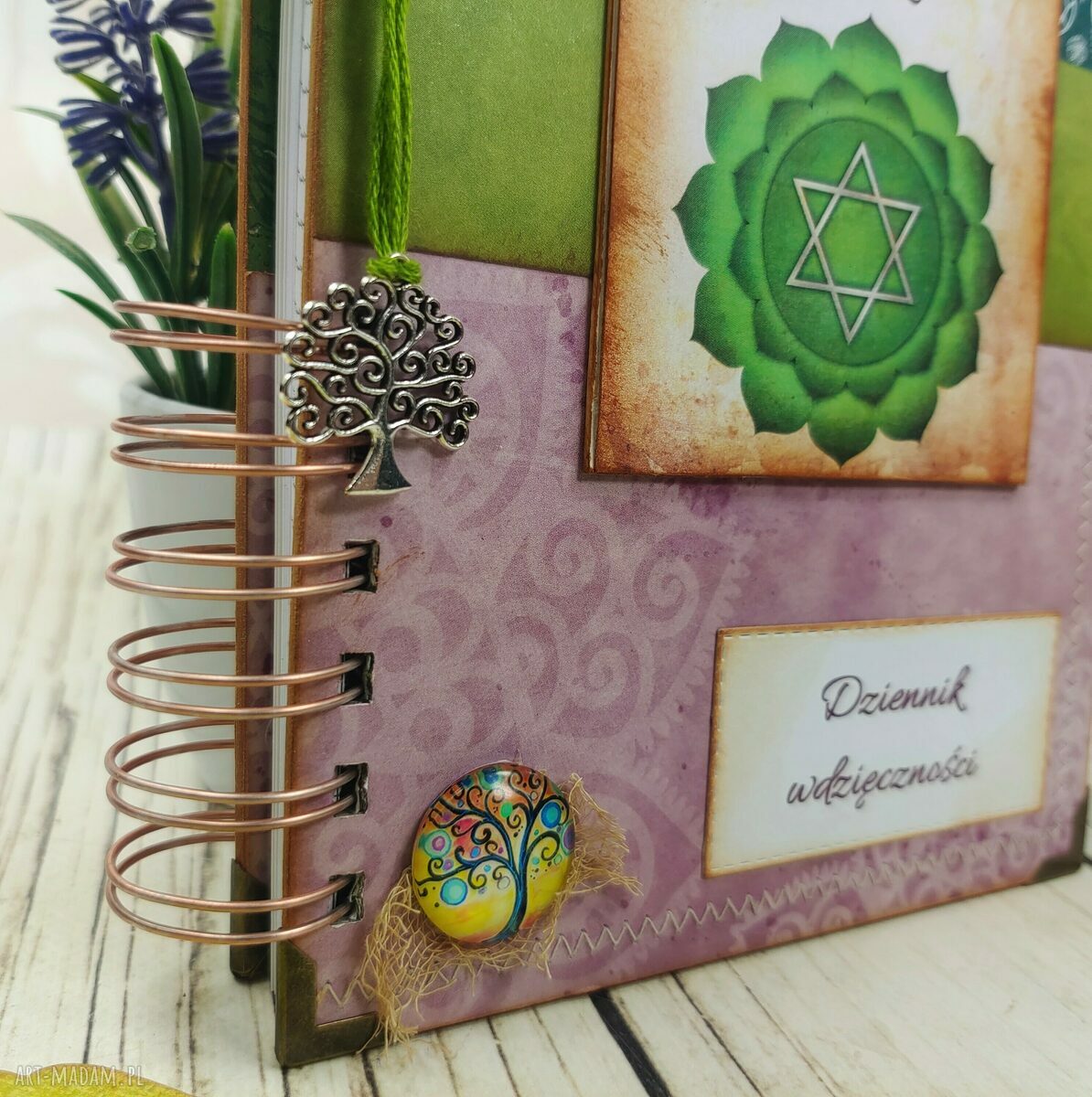 Notatnik joga A5 - handmade scrapbooking z mandalą, drzewem i szklanym kaboszonem