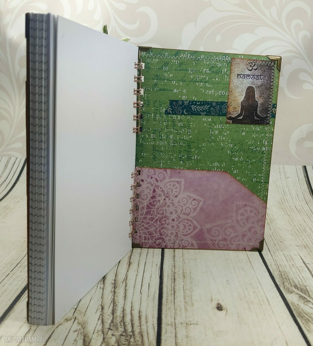 Notatnik joga A5 - handmade scrapbooking z mandalą, drzewem i szklanym kaboszonem