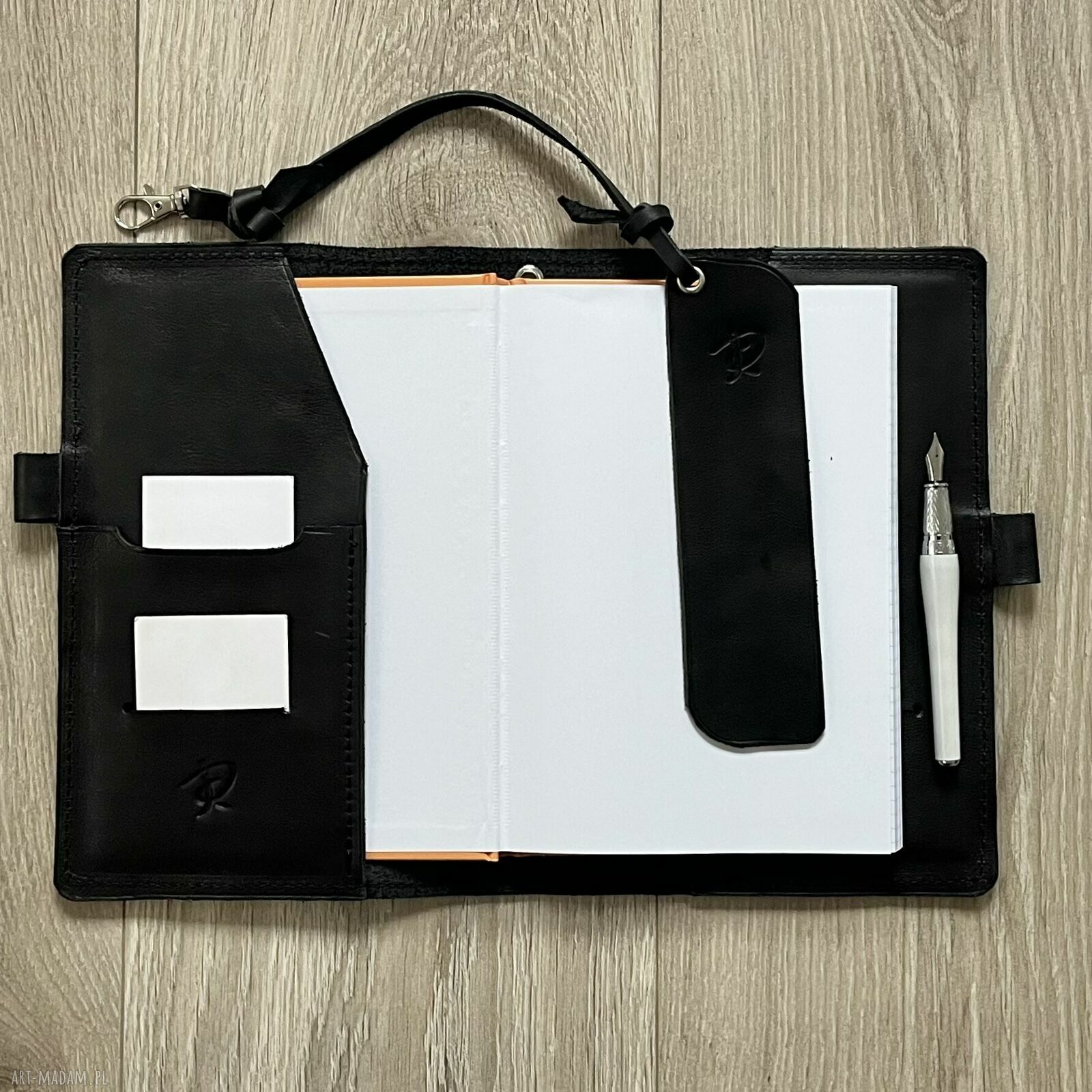 okładka książkę formatu czarny notes skórzany
