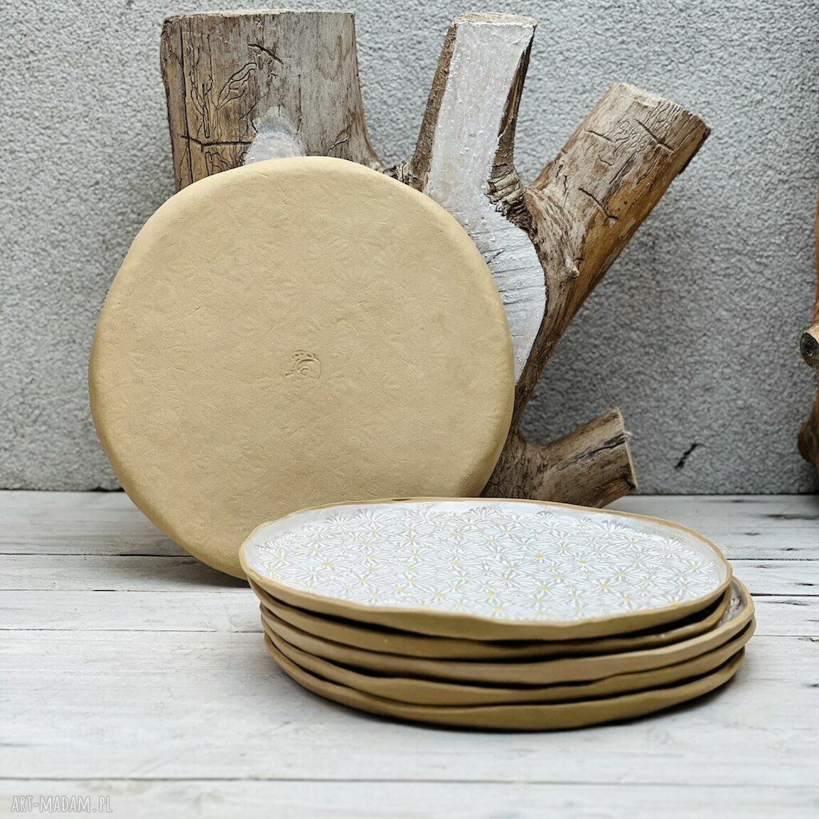 Talerz obiadowy w stokrotki 26 cm - ręcznie robiona ceramika dla Ciebie i na prezent