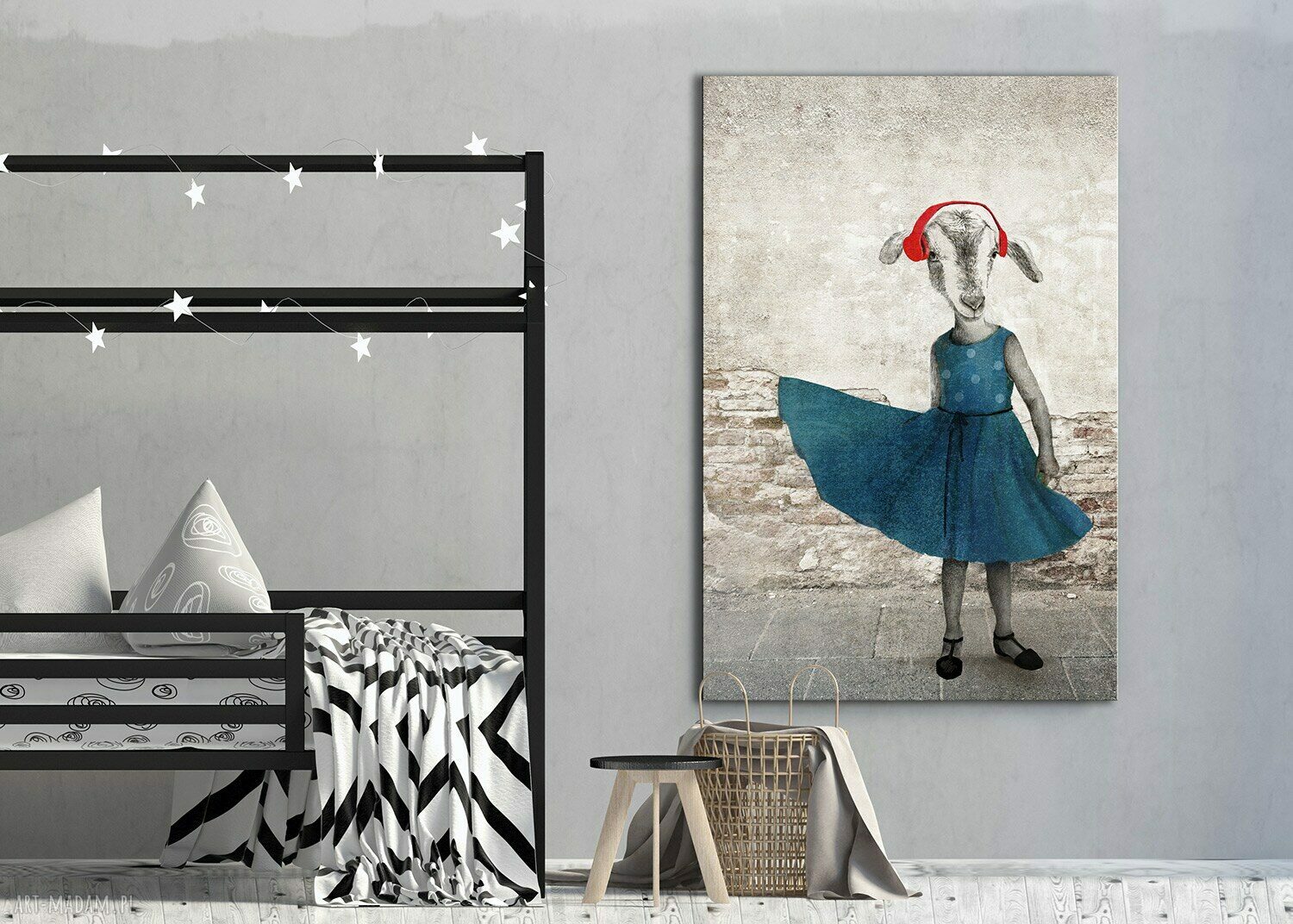 Obraz drukowany na płótnie z małą kózką 70x100 cm