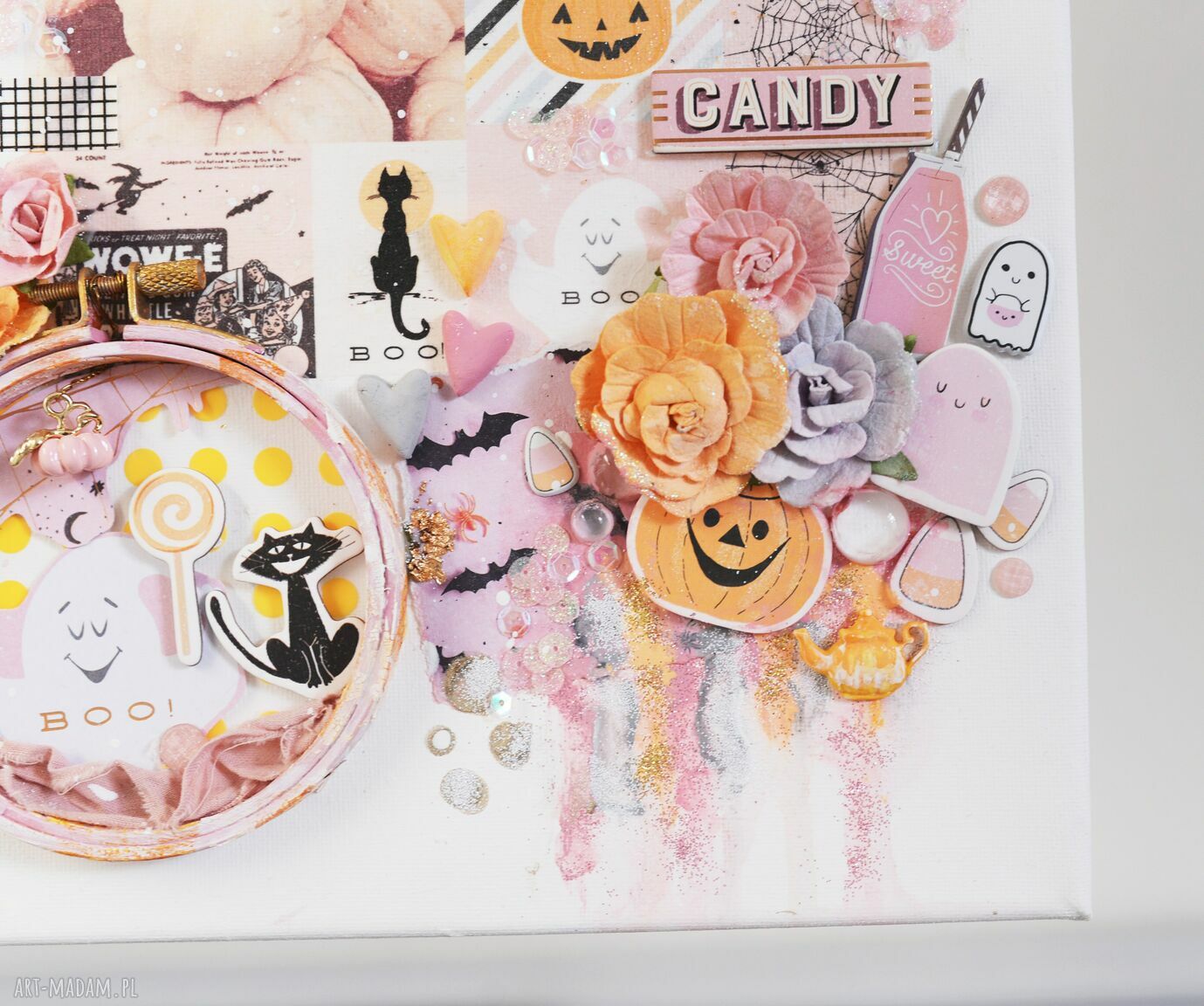 Obraz mix-mediowy SWEET HALLOWEEN - duchy, dynie i kwiaty 25x35 cm