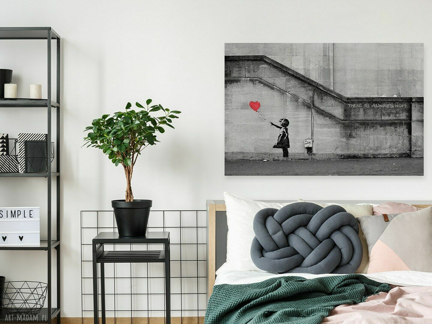 Obraz na płótnie w klimacie Banksy - Dziewczynka z balonem sercem 120x80 cm