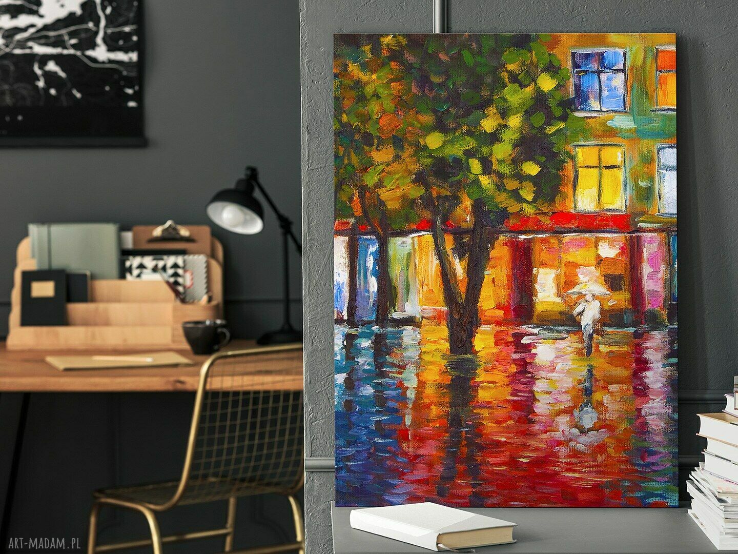 Kolorowy obraz na płótnie 50x70 cm w pionie - odbicie postaci i latarnia