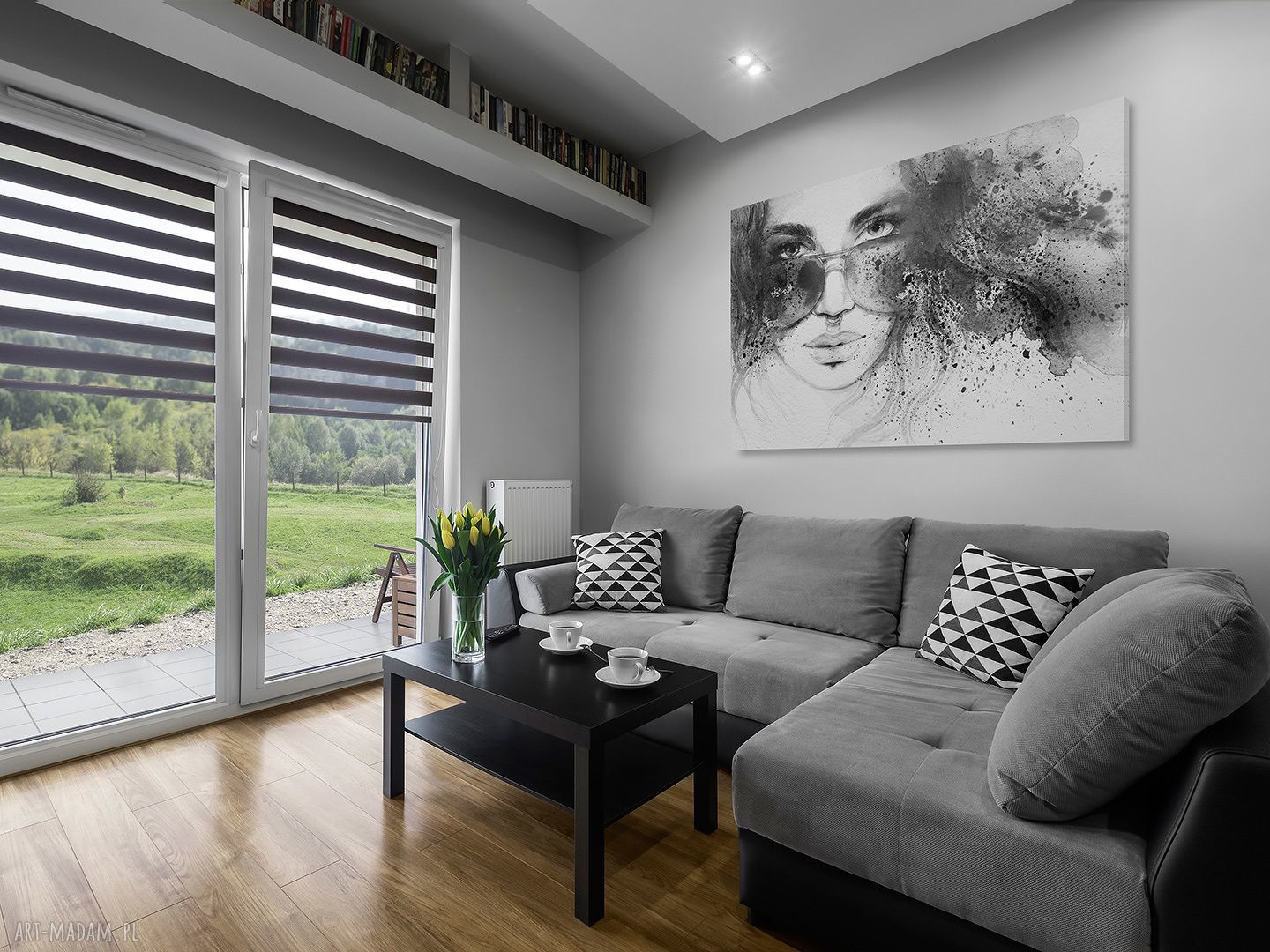 Obraz na płótnie - KOBIETA CZARNO-BIAŁY - 120x80 cm (39302)