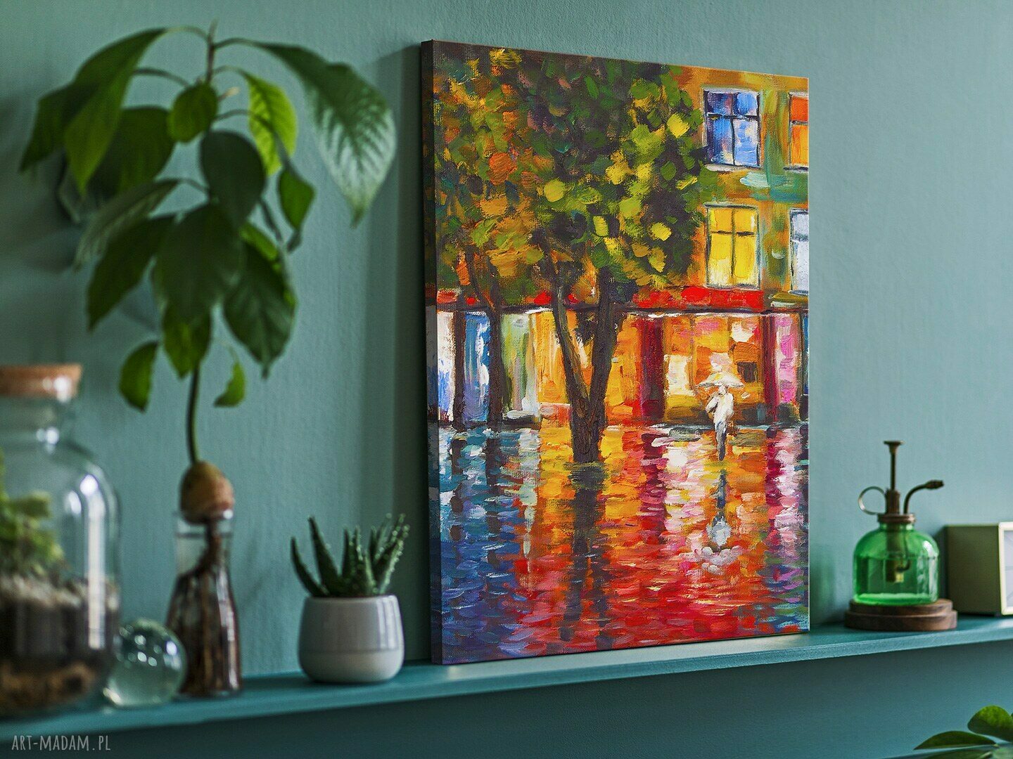 Kolorowy obraz na płótnie 50x70 cm w pionie - odbicie postaci i latarnia