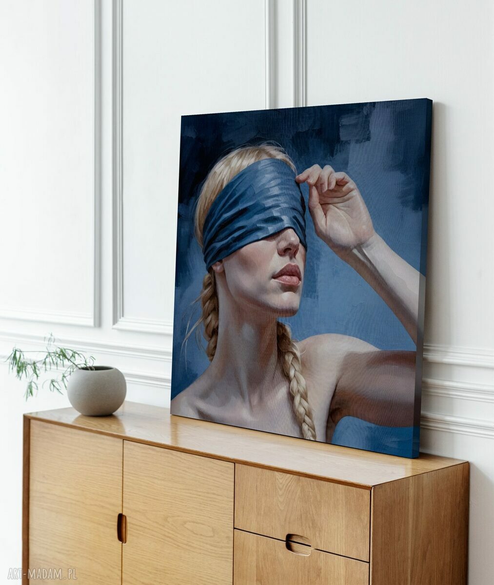 Obraz na płótnie „Kobieta tajemnica” w dark blue - 80x80 cm